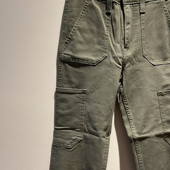 Levi’s 724 high rise straight crop cargo pants in olive green - Picture 3 of 6